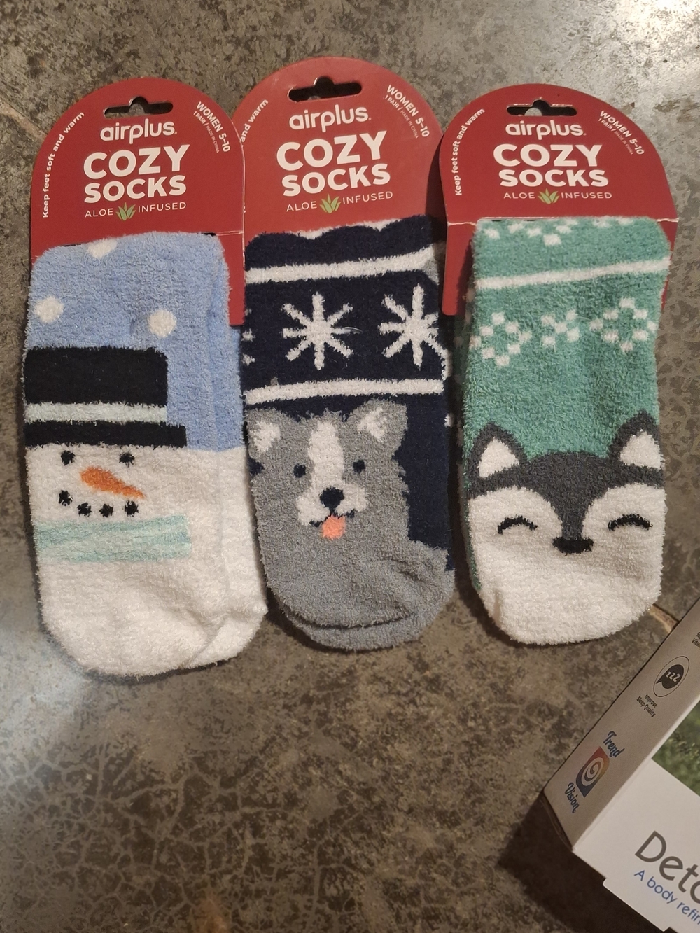 Assorted Cozy Animal Slipper Socks - White, Gray, Blue - Brand: (unspecified) - Picture 3 of 14